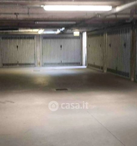 Box/posto auto in residenziale in Via Piero Calamandrei 26