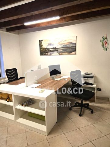 Ufficio in commerciale in Via Parrocchiale