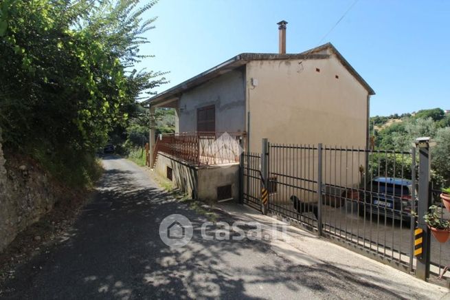 Casa indipendente in residenziale in Via Fontemura