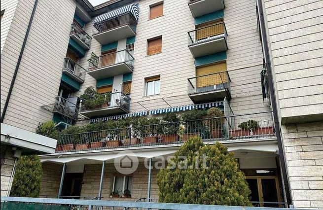 Appartamento in residenziale in Via Montello 25