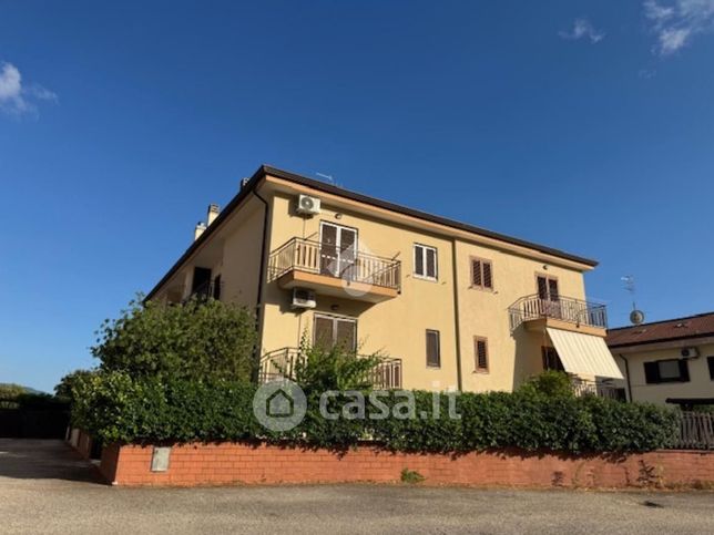Villetta a schiera in residenziale in Via Campania 127