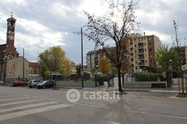 Garage/posto auto in residenziale in Via Giulio Romano 14