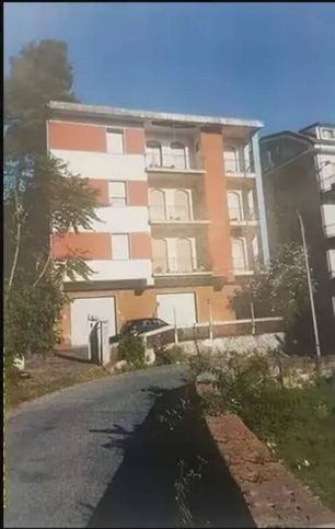Box/posto auto in residenziale in Via Marinella