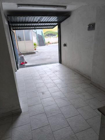 Box/posto auto in residenziale in Via Nino Bixio