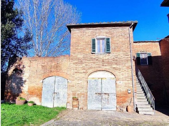 Casa indipendente in residenziale in Loc. Preselle