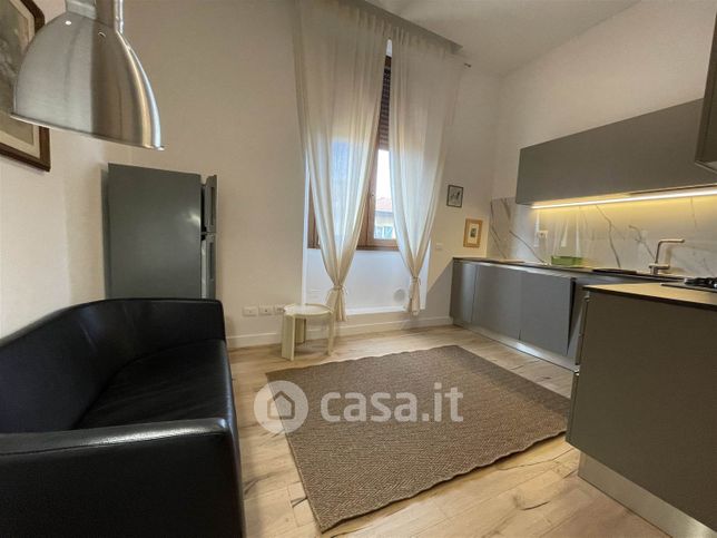 Appartamento in residenziale in Via Pastrengo