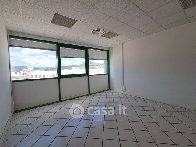 Ufficio in commerciale in Via del Commercio 52