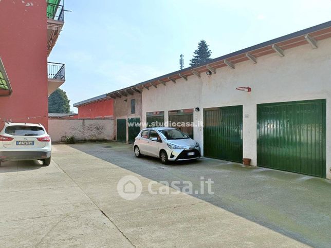 Box/posto auto in residenziale in Via Lazzaro Chiappari
