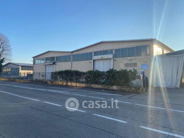 Capannone in commerciale in Via Tommaso Edison