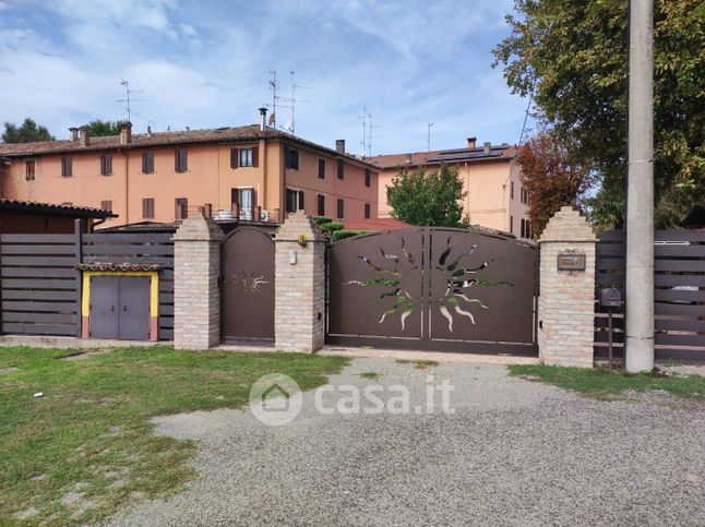 Casa indipendente in residenziale in Strada Vignolese
