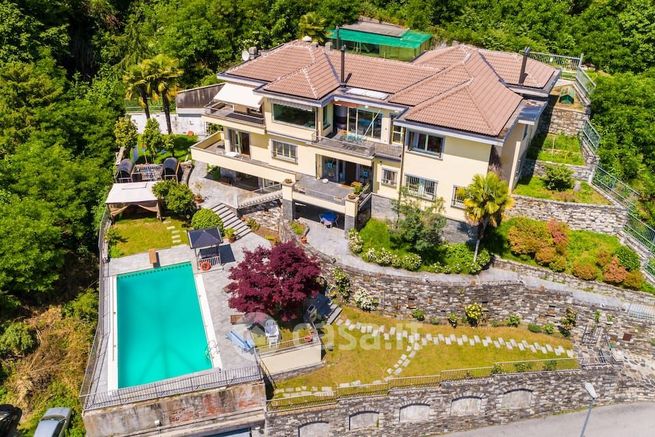 Villa in residenziale in Via Comoli