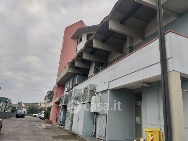 Ufficio in commerciale in