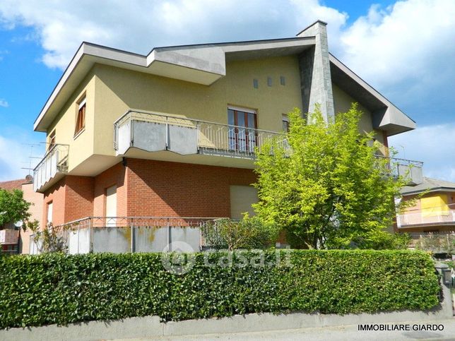 Villa in residenziale in Viale Europa 20