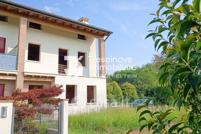 Casa bi/trifamiliare in residenziale in Via Trento