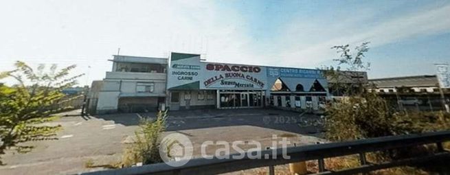 Capannone in commerciale in Via Monte Rosa 75