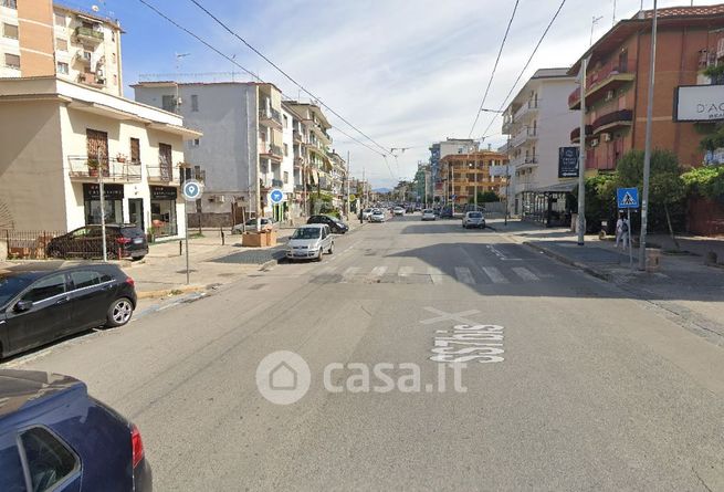 Capannone in commerciale in Viale John Fitzgerald Kennedy 48