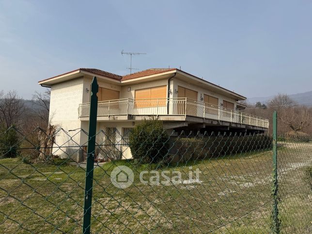 Villa in residenziale in Via Sacra di San Michele 9