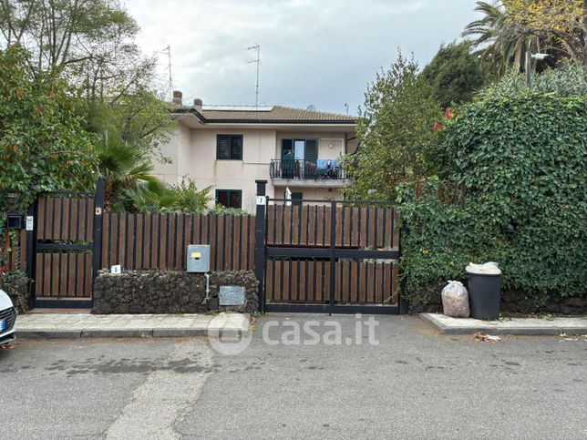 Villa in residenziale in Via Modena 5