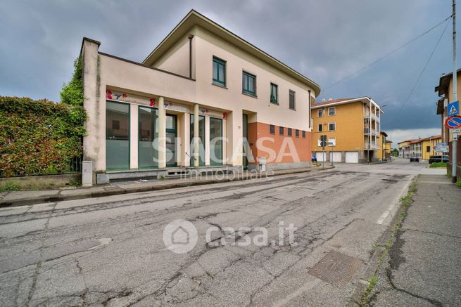 Ufficio in commerciale in