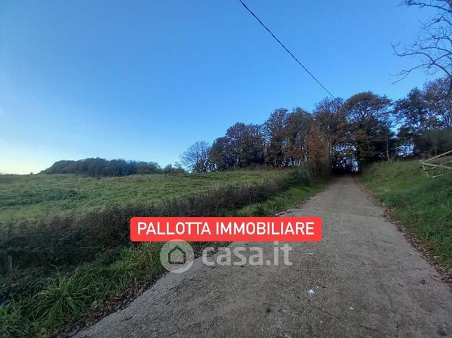 Terreno agricolo in commerciale in Strada Montecchio Scomparti