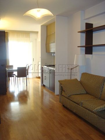 Appartamento in residenziale in Via Napoli 75