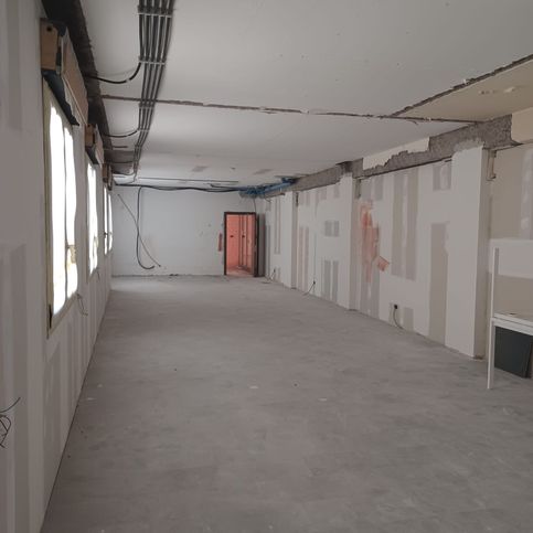 Ufficio in commerciale in Via Ippolito Nievo