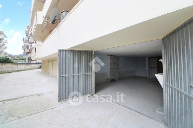 Garage/posto auto in residenziale in Viale Alcione 11