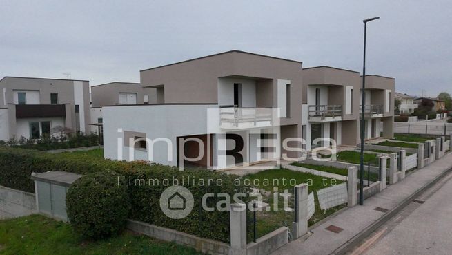 Villetta a schiera in residenziale in Via Don Giovanni Capoia