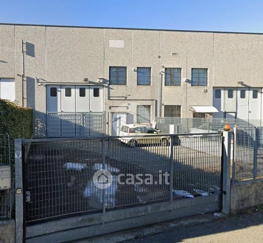 Capannone in commerciale in Via Vernea