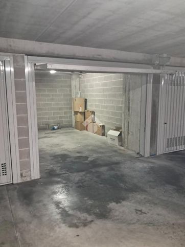 Box/posto auto in residenziale in Via Jesolo