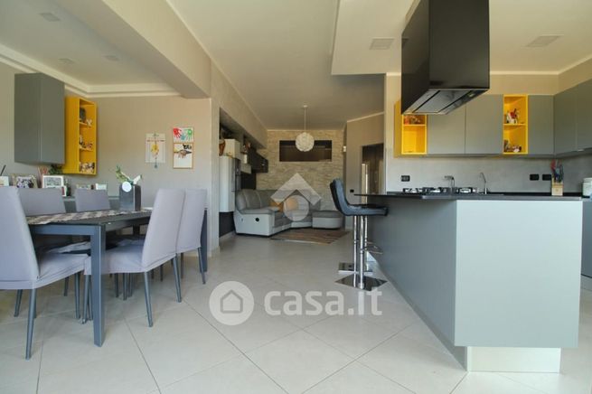 Appartamento in residenziale in Via Villaggio 2
