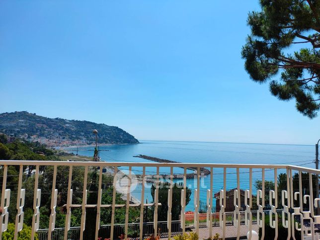 Appartamento in residenziale in Via Aurelia Ponente