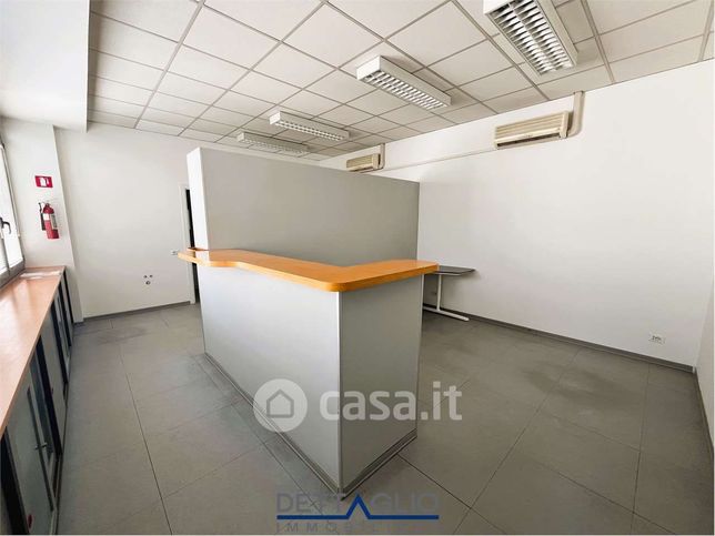 Ufficio in commerciale in Via Galileo Galilei 2