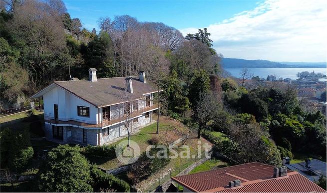 Villa in residenziale in 