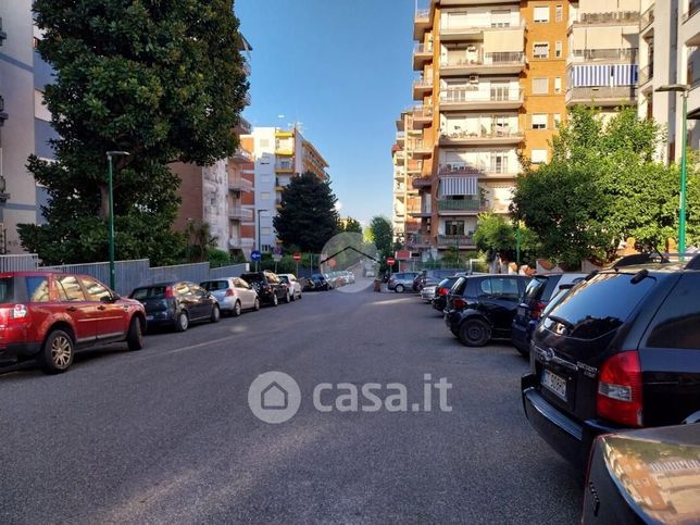 Garage/posto auto in residenziale in Viale degli Oleandri 6