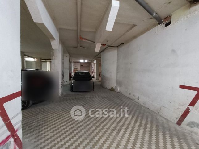 Box/posto auto in residenziale in Via Alcide de Gasperi