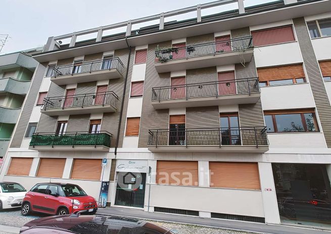 Ufficio in commerciale in Via Giuseppe Luigi Passalacqua 10