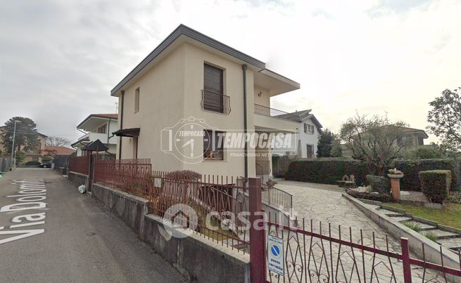 Villa in residenziale in 