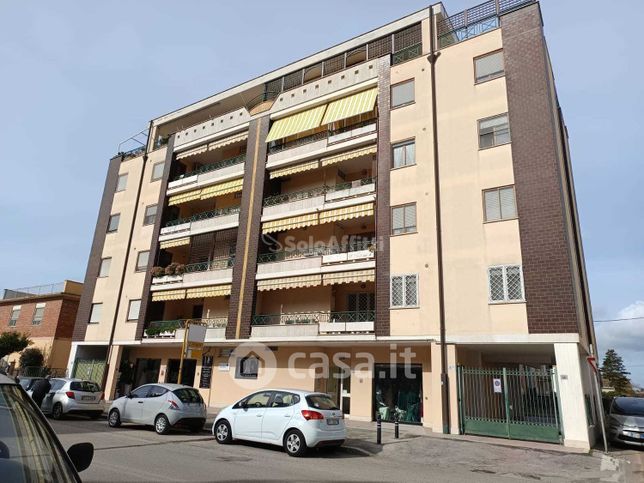 Appartamento in residenziale in Via Persicara 40