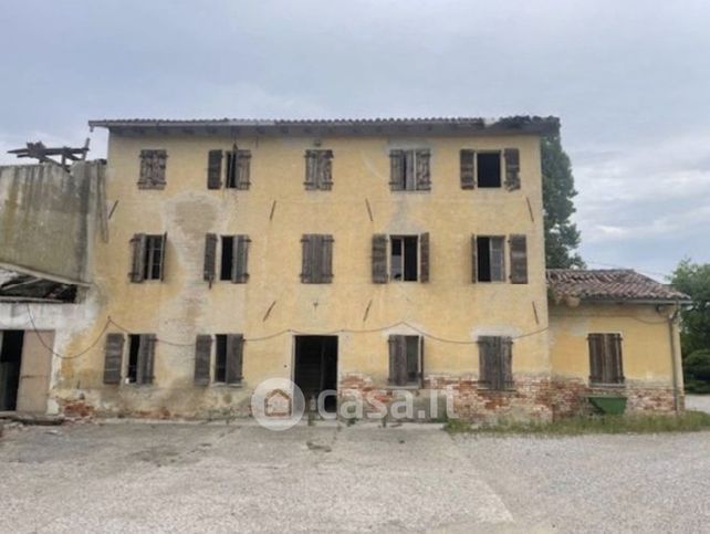 Capannone in commerciale in Via Pramorin 11