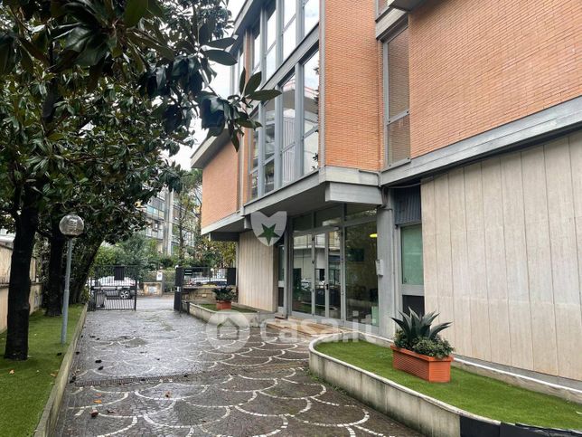 Ufficio in commerciale in Via delle Montagne Rocciose