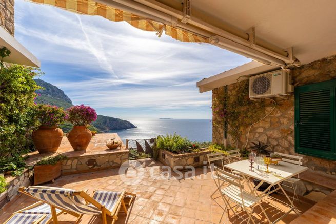 Appartamento in residenziale in Via Torre di Lividonia