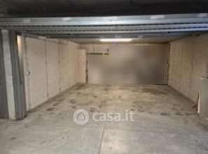 Box/posto auto in residenziale in Via Vimercate