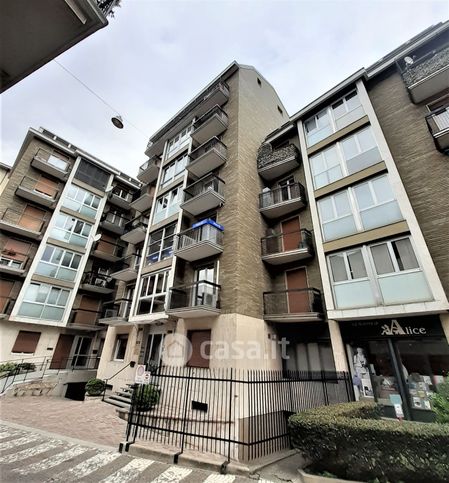 Appartamento in residenziale in Via Gavazzeni 6