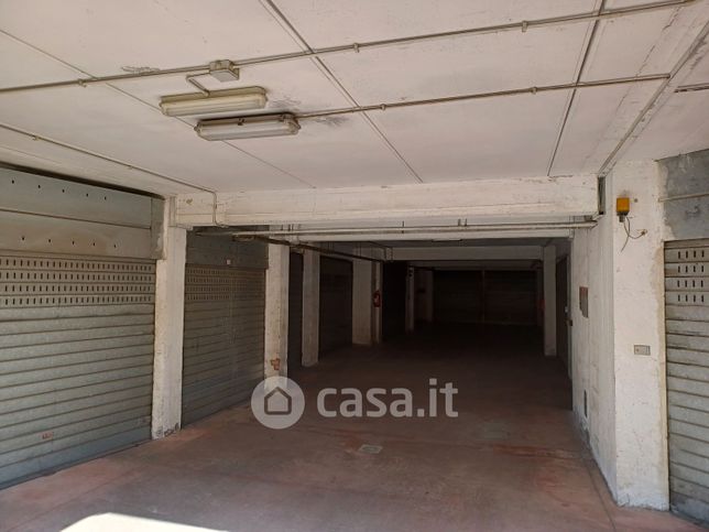 Box/posto auto in residenziale in Via Gaetano Donizetti 24