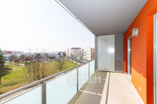 Appartamento in residenziale in Via Pavia 5