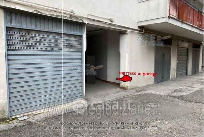 Garage/posto auto in residenziale in Via Della Resistenza