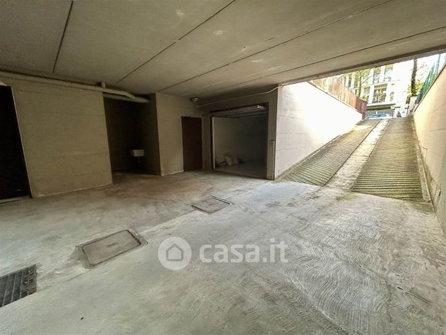 Box/posto auto in residenziale in Via Giovanni Campesio