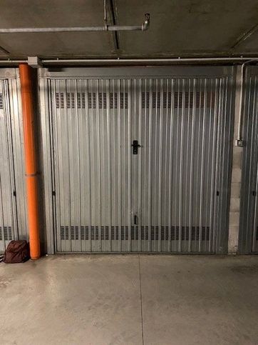 Garage/posto auto in residenziale in Viale Carlo Espinasse