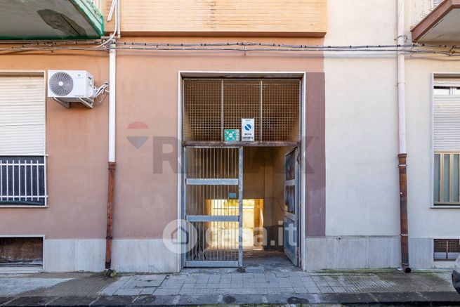 Box/posto auto in residenziale in Via Zara
